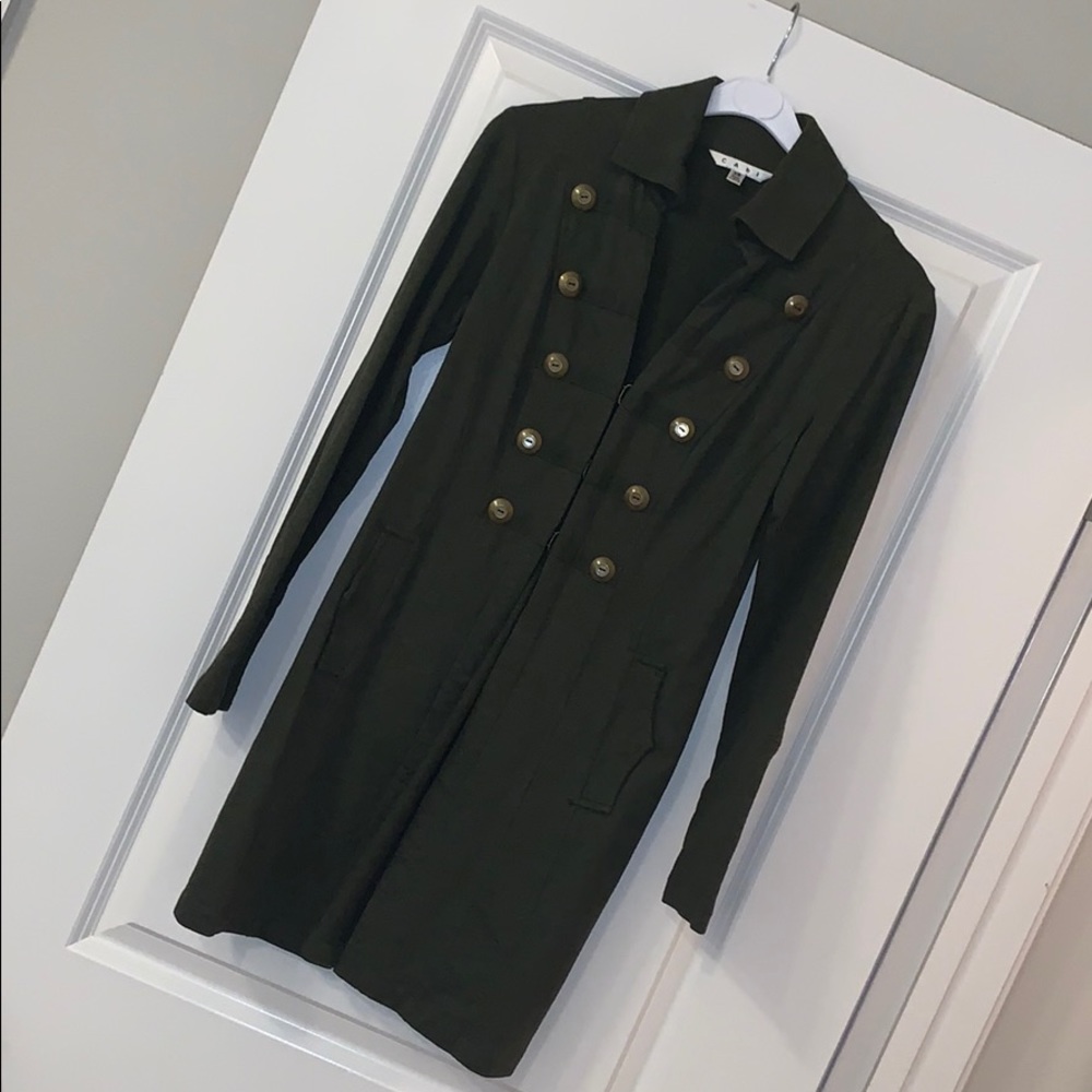 Super Cute Cabi Sweater / Light Jacket